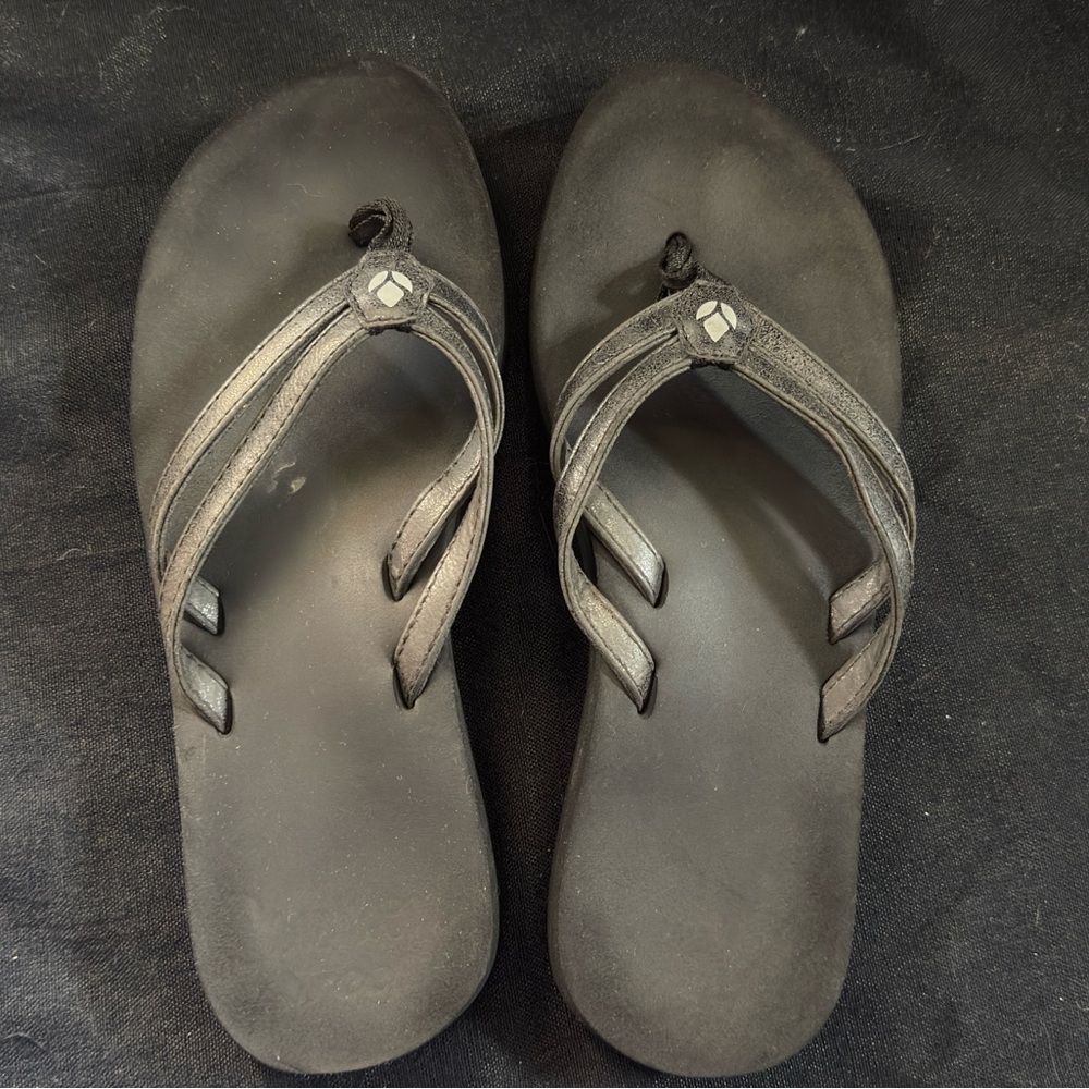 Reef Cushion Black Flip Flops